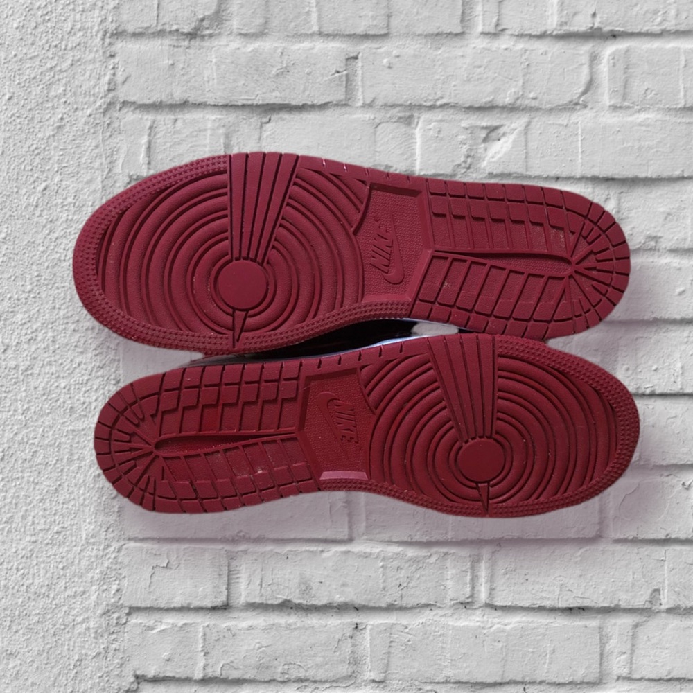 SOLD! NIKE AIR JORDAN 1 MID GS BANNED (2020) BLACK GYM RED-WHITE SZ 7Y/MENS SZ 7 - Picture 7 of 12